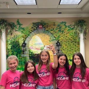 Meet your Posher, Ella